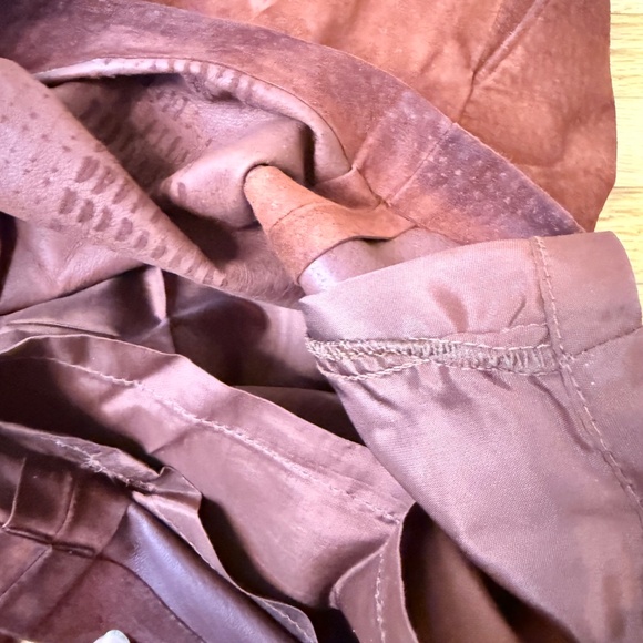 Brown Suede High-Waisted Shorts – Vintage 90s Minimal 🤎🍂 - Picture 6 of 9